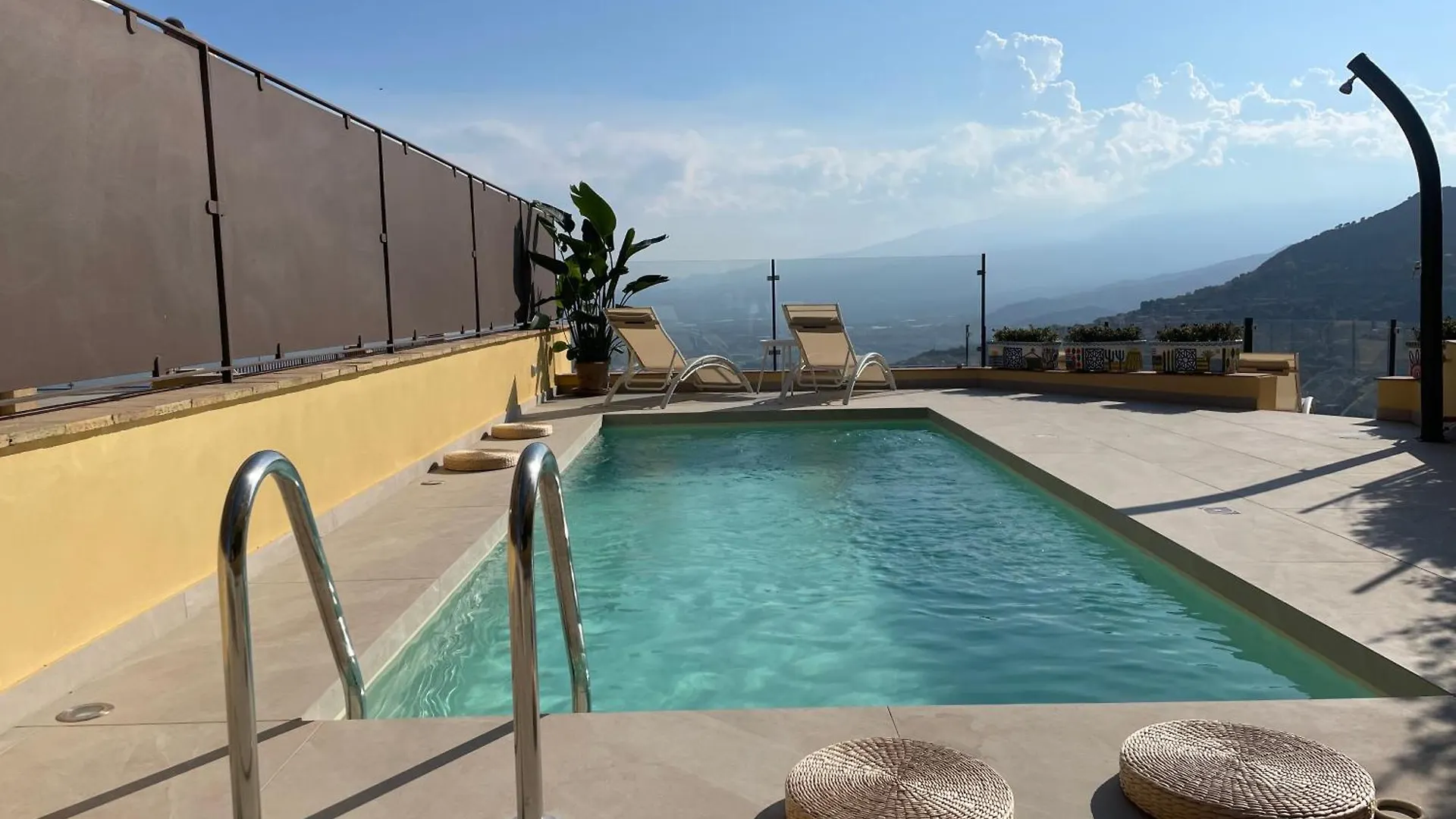 Villa Da Vinci Luxury Panoramic Apartments - Taormina Rooms Collection 0*,  Włochy