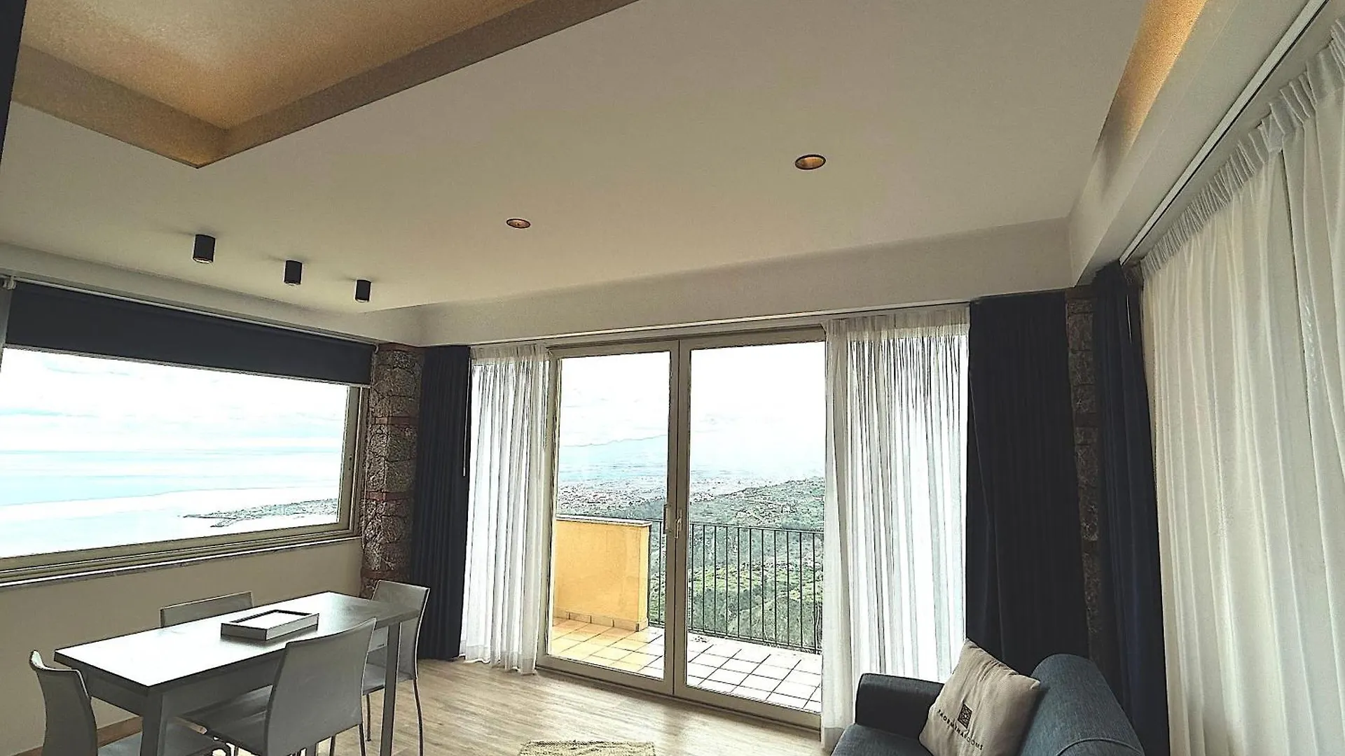 Villa Da Vinci Luxury Panoramic Apartments - Taormina Rooms Collection 0*,  Italia