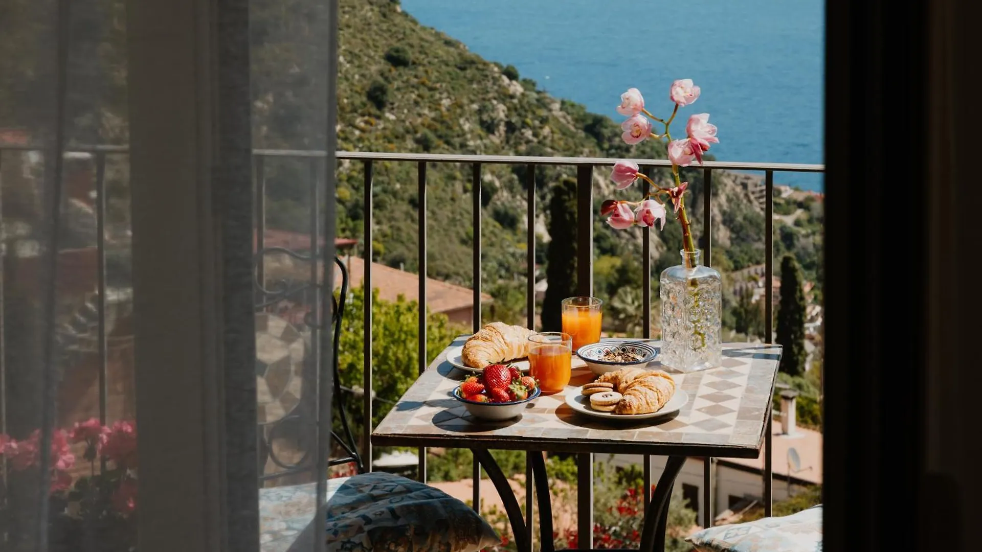 Villa Da Vinci Luxury Panoramic Apartments - Taormina Rooms Collection