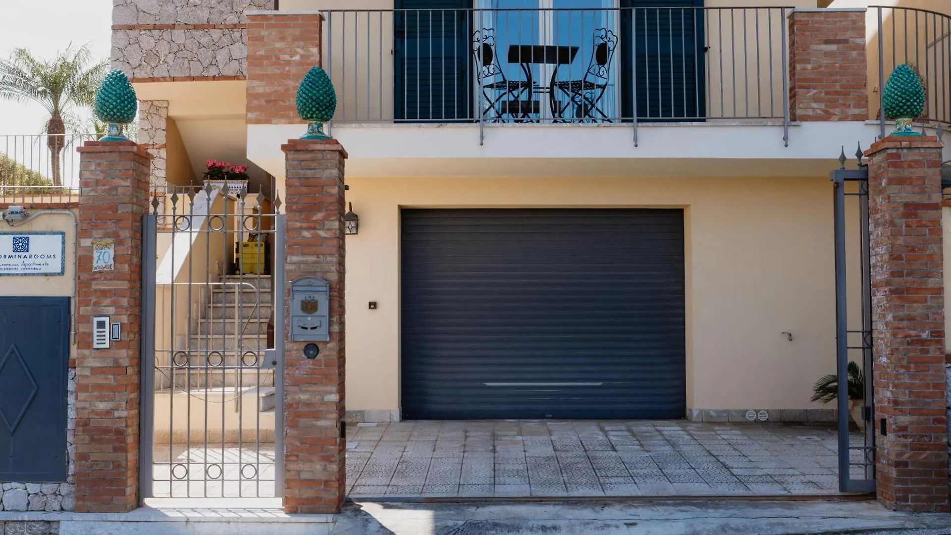 Villa Da Vinci Luxury Panoramic Apartments - Taormina Rooms Collection 0*,  Włochy