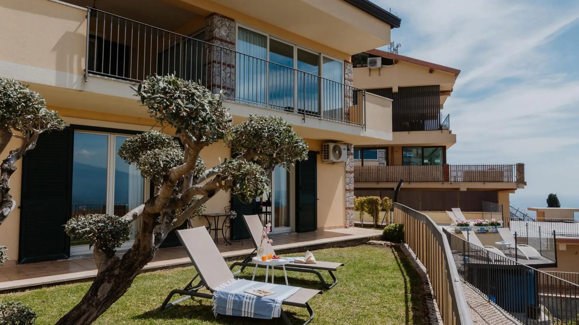Villa Da Vinci Luxury Panoramic Apartments - Taormina Rooms Collection 0*,  Italia