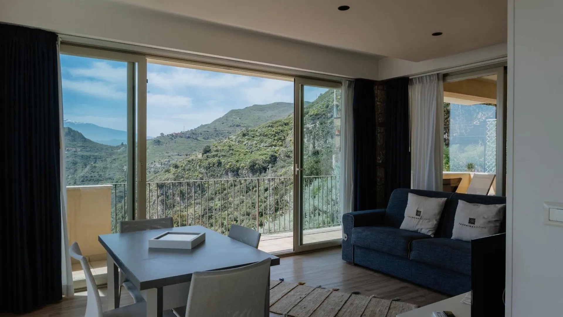 Villa Da Vinci Luxury Panoramic Apartments - Taormina Rooms Collection Włochy