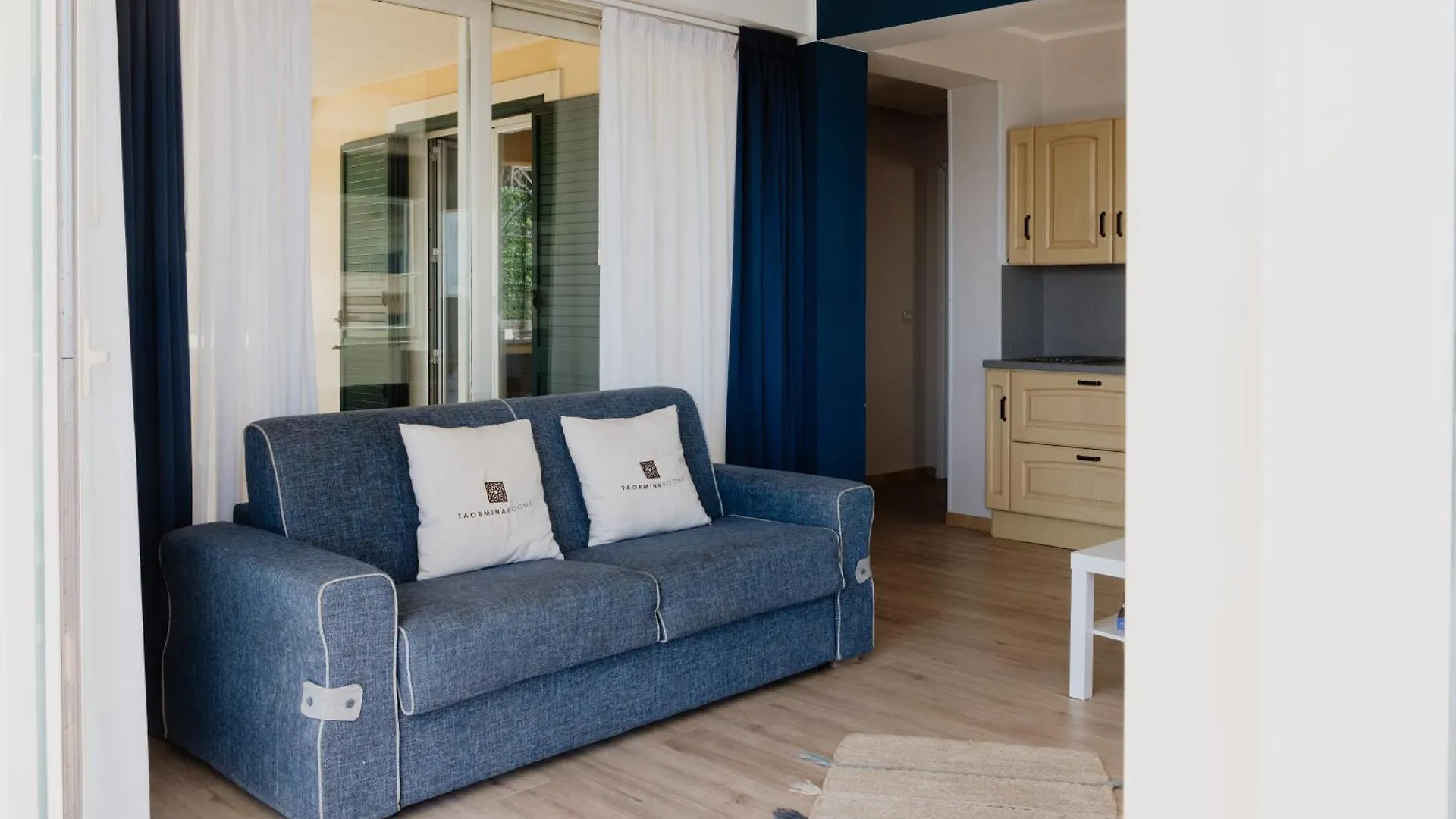 Villa Da Vinci Luxury Panoramic Apartments - Taormina Rooms Collection 0*,  Włochy